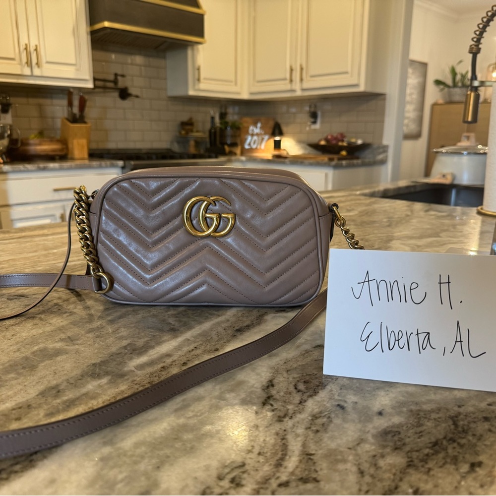 SOLD!!!🎀 Gucci Camera Bag Dusty Pink (beige) Leather Small 🎀